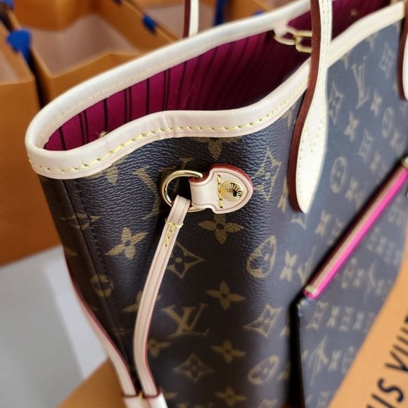 Louis Vuitton Neverfull PM - Picture 10 of 16